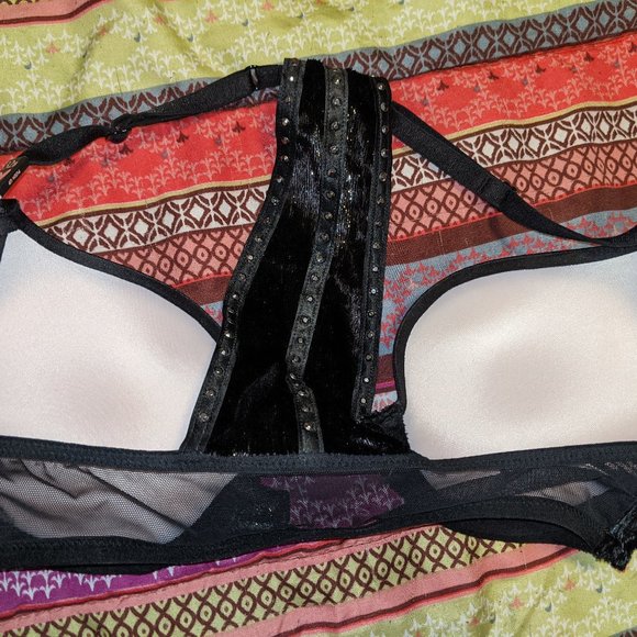Victoria's Secret Glitter Velvet Rhinestone Bra 32 - Picture 2 of 4